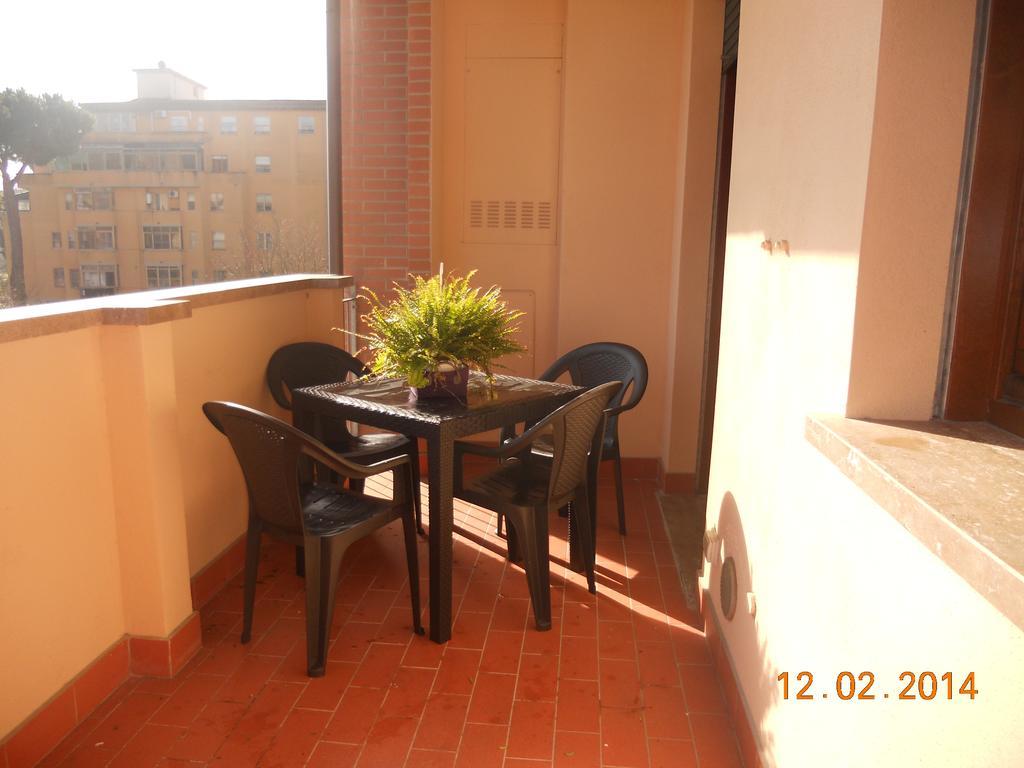 Apartment Via Delle Torri Pisa Room photo